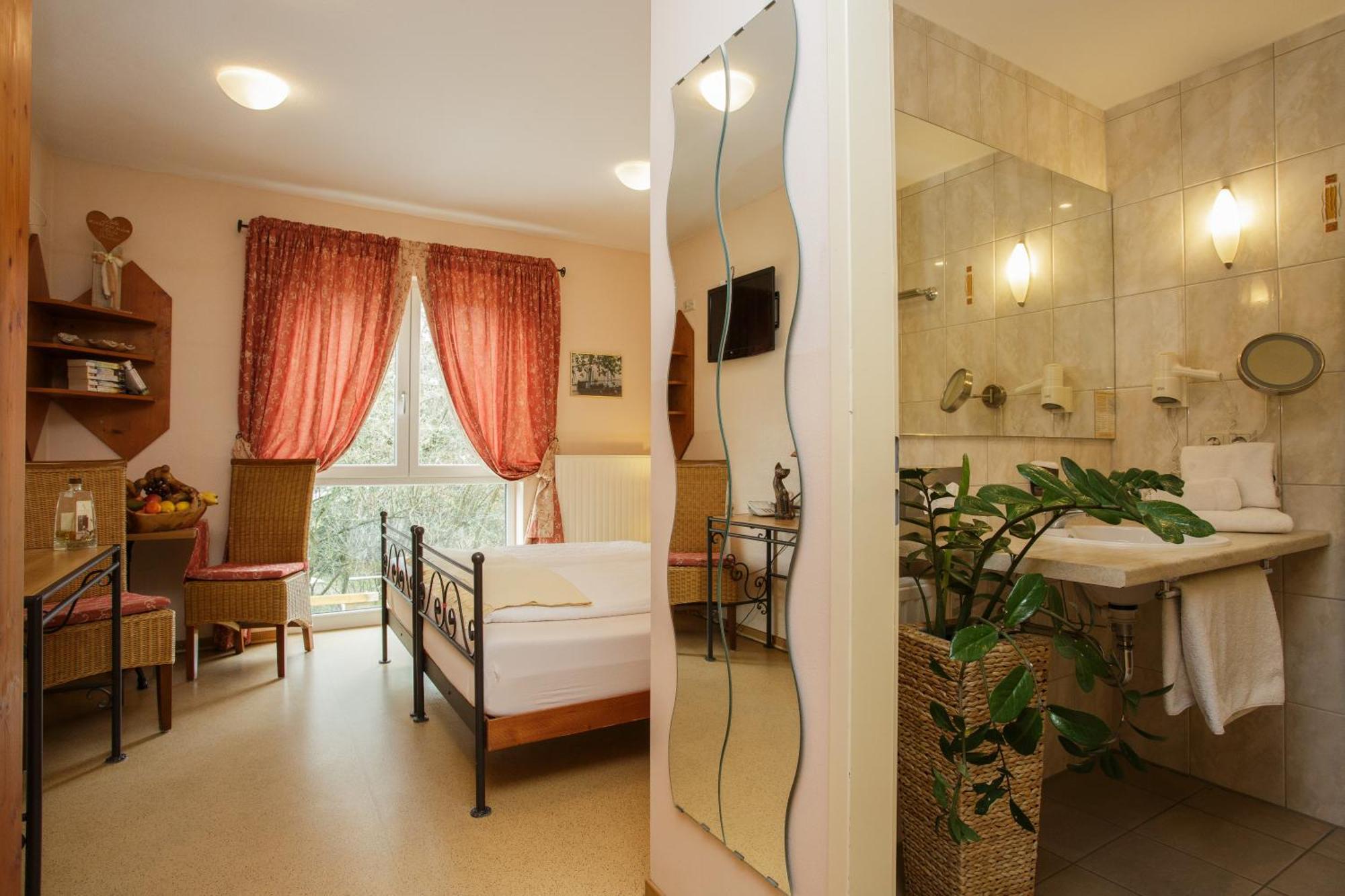 Mediterran Hotel Juwel Karlstein am Main Εξωτερικό φωτογραφία
